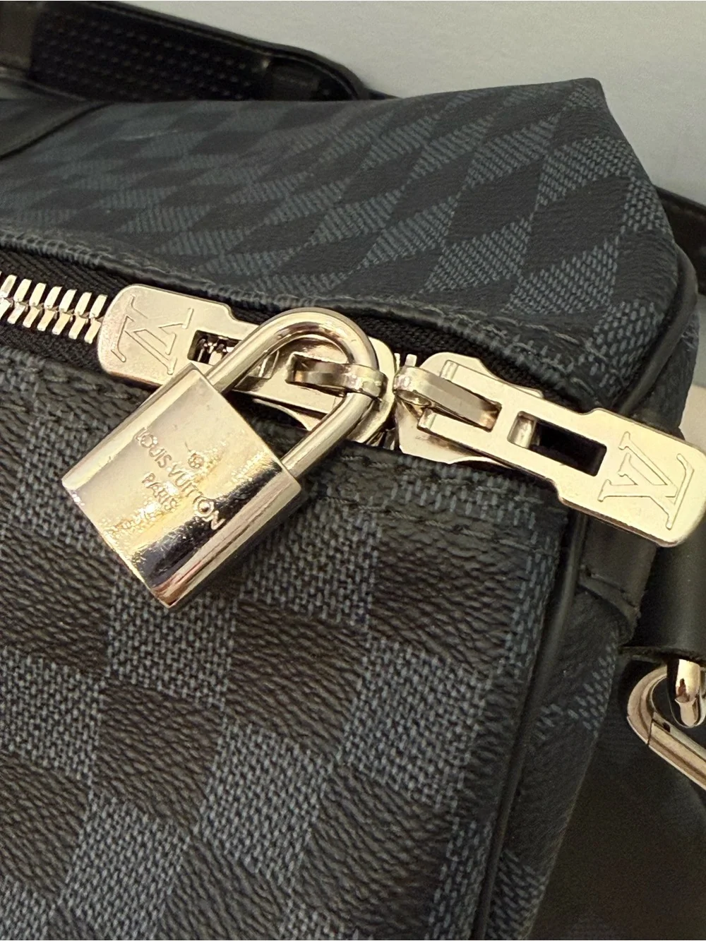 Louis Vuitton Keepall Bandoulière 55 Damier Graphite Bag Made in France